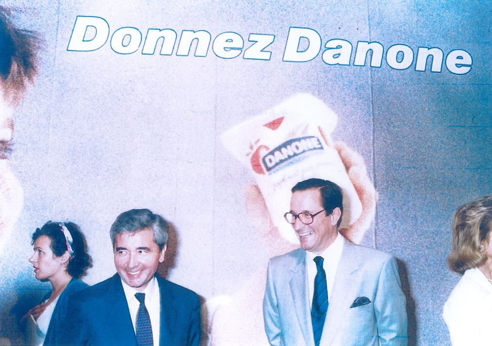 Signature du contrat entre Gervais Danone et Sorelait 